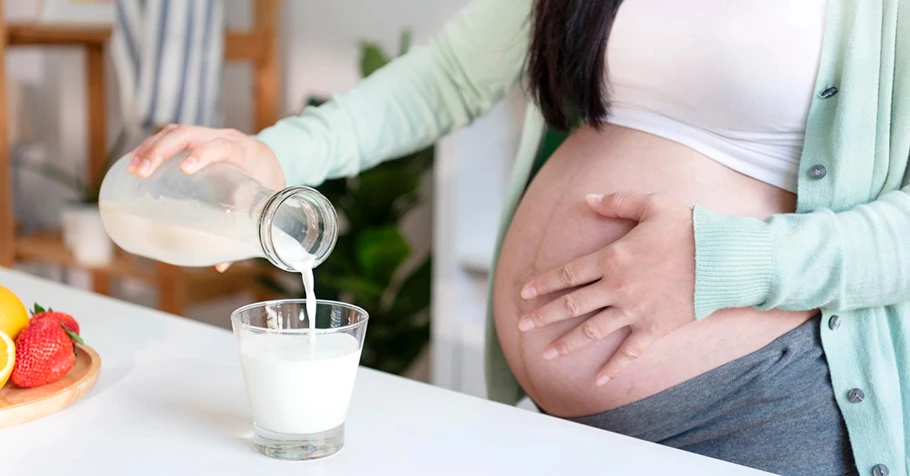 Bầu 3 tháng đầu có nên uống sữa tươi không?