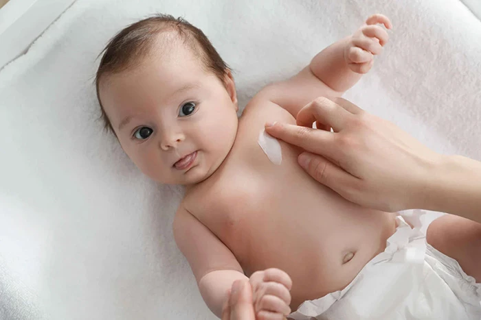 Quy trình "Skincare" 3 bước giúp da bé mướt mịn suốt kỳ nghỉ Tết