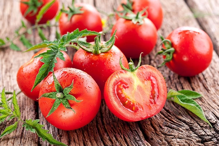 Cà chua giàu vitamin C, sắt tốt cho bầu