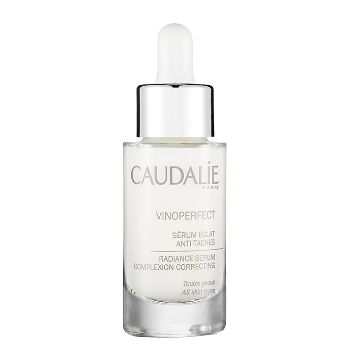 Caudalie Vinoperfect Radiance Serum dưỡng ẩm và dưỡng sáng da.