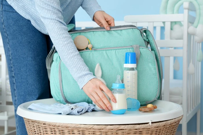 Bình sữa là vật dụng không thể thiếu trong danh sách vật dụng ăn uống của trẻ sơ sinh.