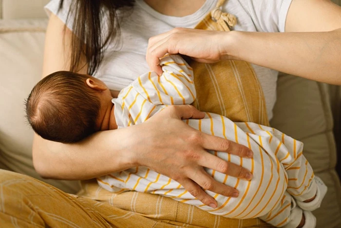 Sữa mẹ giúp tăng khả năng miễn dịch cho trẻ