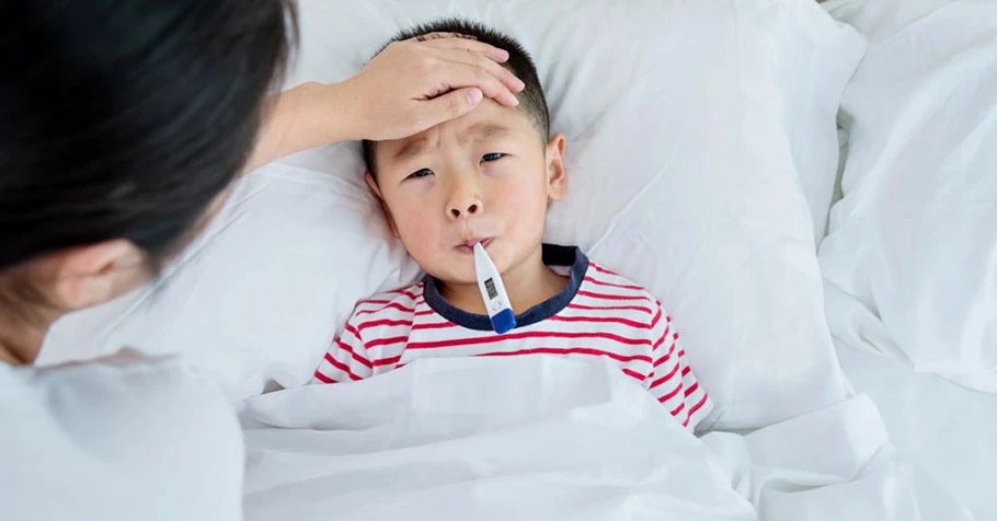 Trẻ bị cảm cúm - Biểu hiện và cách điều trị