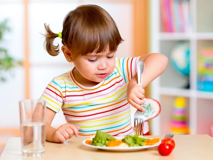 Trẻ bị cảm cúm nên ăn thực phẩm giàu chất xơ và vitamin