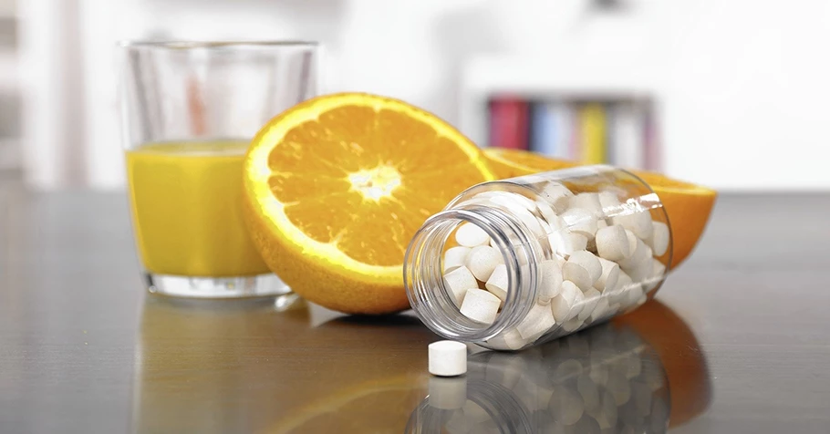 Uống thuốc xong có được uống nước cam không?