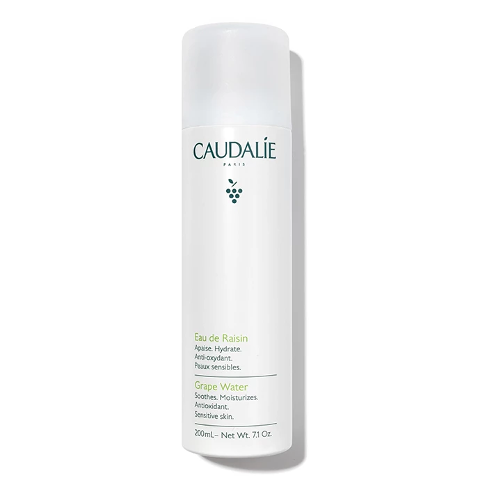 Caudalie chiết xuất 100% từ nước nho hữu cơ giúp làn da luôn tươi tắn.