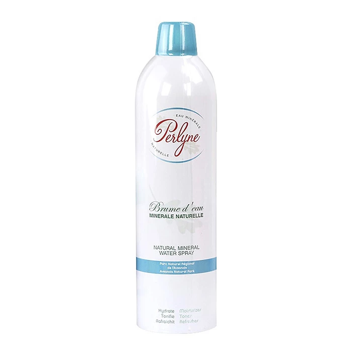 Perlyne Natural Mineral Water Spray dịu nhẹ cho làn da.