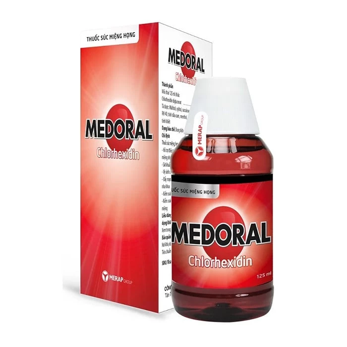 Nước súc họng Medoral Chlorhexidin hỗ trợ điều trị viêm họng